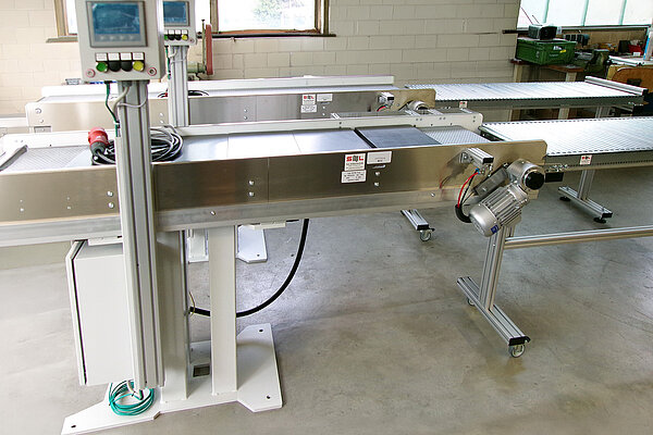 Tray-Förderband Tray-Förderband